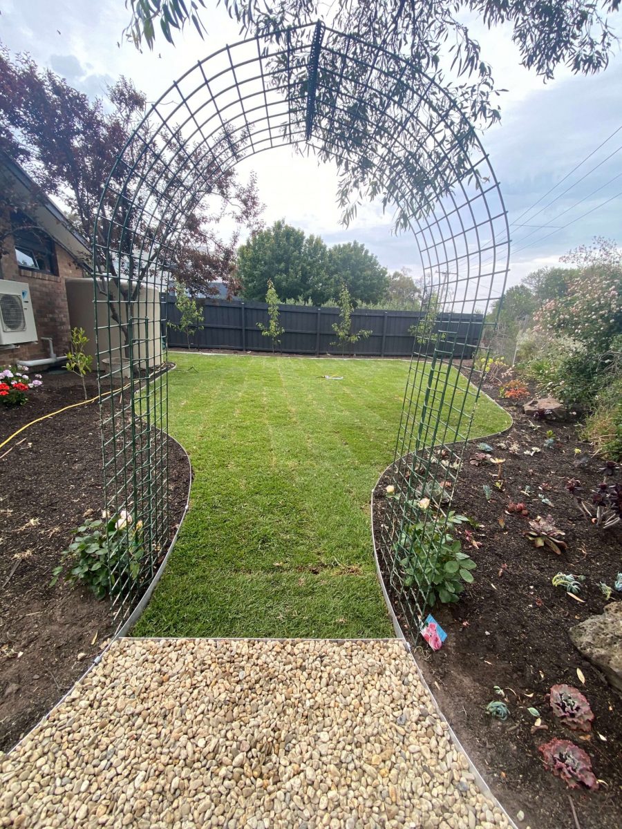 Mount Eliza garden metal edging and turf