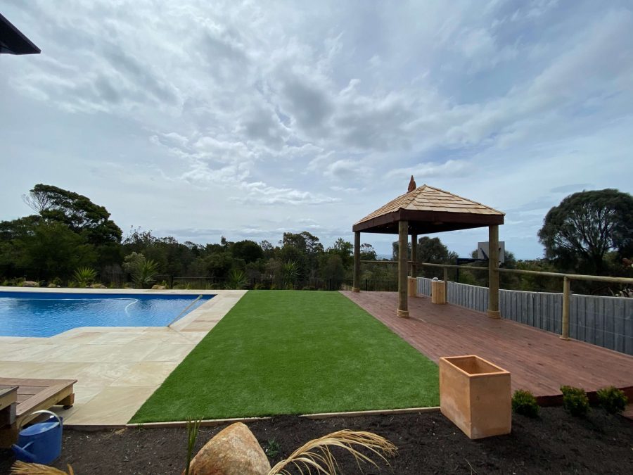 Artficial turf, decking and bali hut